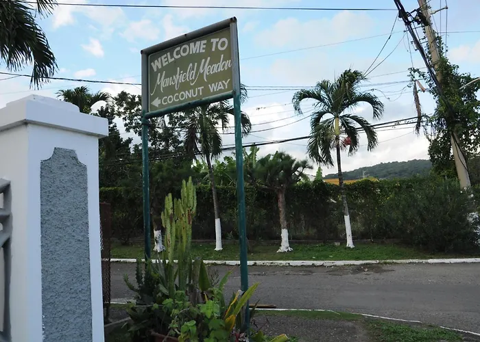 Aileen Palm Cove Ja